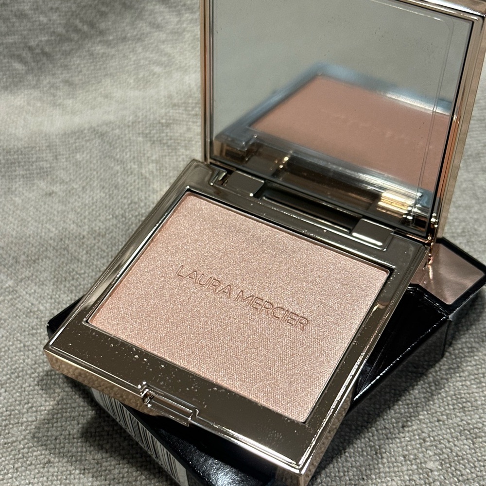 Laura Mercier Highlighting Powder - Rose Glow
